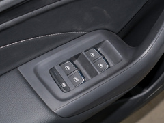 2020款 PLUS 1.6L CVT 4G互联荣耀全息版
