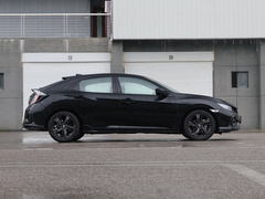 2021款 HATCHBACK 220TURBO 手动驾趣控