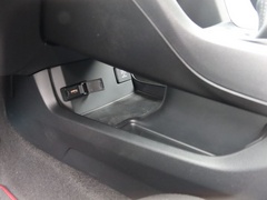2021款 HATCHBACK 220TURBO 手动驾趣控