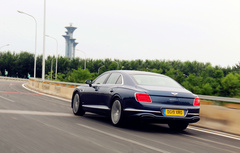 2022款 6.0T W12 标准版