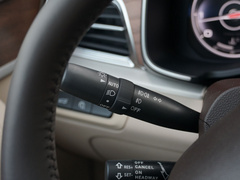 2022款 2.0T DCT两驱智联旗悦版 五座