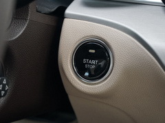 2022款 2.0T DCT两驱智联旗悦版 五座