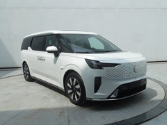 沃尔沃EM90