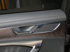 2020款 45 TFSI quattro 尊享致雅型