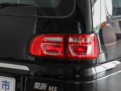 2020款 M5 1.6L 7座豪华型