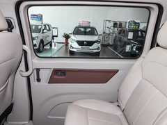 2020款 M5 1.6L 7座豪华型