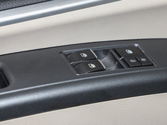 2020款 M5 1.6L 7座豪华型