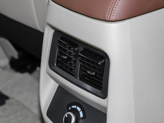2020款 M5 1.6L 7座豪华型
