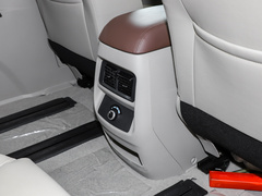 2020款 M5 1.6L 7座豪华型
