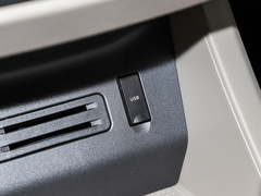 2020款 M5 1.6L 7座豪华型
