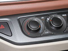2020款 M5 1.6L 7座豪华型