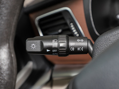 2020款 M5 1.6L 7座豪华型