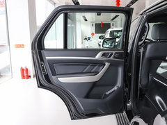 2020款 2.3T 汽油自动四驱豪华版 7座