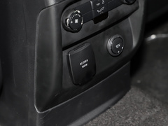 2020款 2.3T 汽油自动四驱豪华版 7座