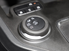 2020款 2.3T 汽油自动四驱豪华版 7座