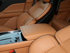 2020款 3.0T V6 四驱总统版