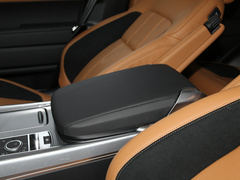 2021款 3.0 L6 耀黑版