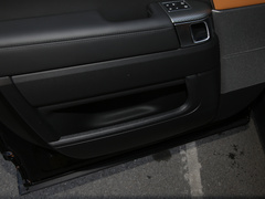 2021款 3.0 L6 耀黑版