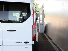 2020款  2.0T汽油多功能商用车中轴低顶上掀尾门国VI