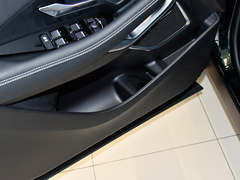 2024款 耀黑运动版 R-DYNAMIC SE BLACK