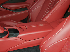 2020款 4.0T V8 Volante