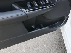 2021款 240TURBO CVT四驱豪华版