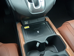 2021款 240TURBO CVT四驱尊耀版