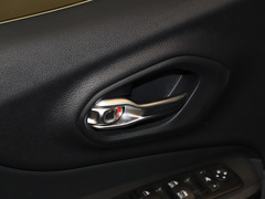 2020款 2.0L 两驱经典运动版
