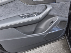 2024款 4.0 TFSI 暗夜骑士版