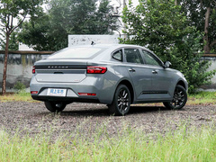 2020款 1.5L 手动智耀豪华型