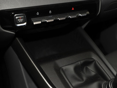 2020款 1.5L 手动智耀豪华型