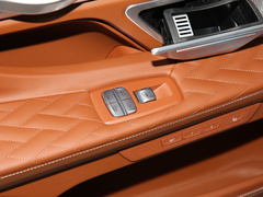 2019款 改款 750Li xDrive V8 M运动套装