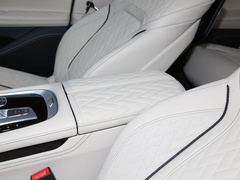 2019款 改款 750Li xDrive V8 豪华套装