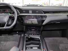 2021款 50 quattro 豪华型