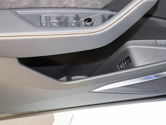 2021款 50 quattro 豪华型