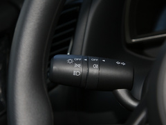 2021款 2.0L 自动两驱蓝天探索版