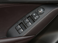 2021款 2.0L 自动两驱蓝天领先版