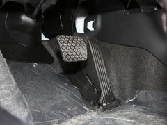 2021款 2.0L 自动两驱蓝天领先版