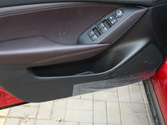 2021款 2.0L 自动两驱蓝天领先版