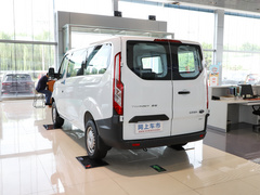 2019款 2.0T汽油多功能商用车短轴低顶6座 