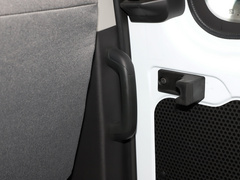 2019款 2.0T汽油多功能商用车短轴低顶6座 