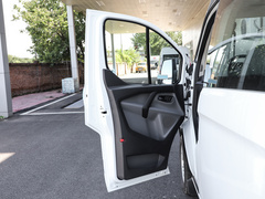 2019款 2.0T汽油多功能商用车中轴中顶6座 