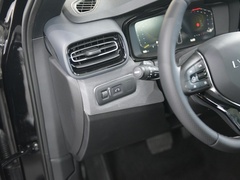 2021款 2.0T 自动两驱耀 冠军版