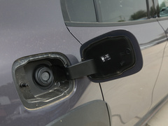 2021款 2.0T 自动两驱耀 冠军版