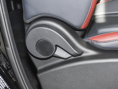 2022款 1.5T 基本型中配加长版 7座 