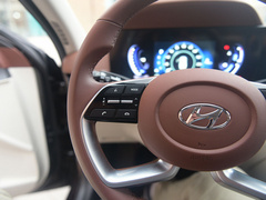 2021款 1.8L CVT尊贵版LUX