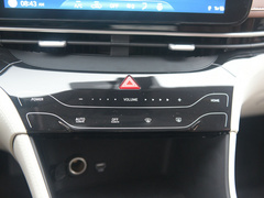 2021款 1.8L CVT尊贵版LUX