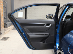 2021款 1.8L CVT尊贵版LUX