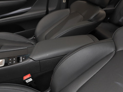 2021款 1.8L CVT尊贵版LUX