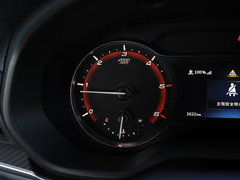 2020款 2.0T AMT运杰版前驱后单胎短轴中顶6座